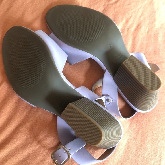 Lavender sandal heels - Picture 3 of 4